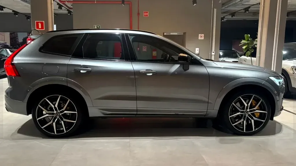 Volvo Xc60 Recharge Plug-in Hybrid - Imagem 4