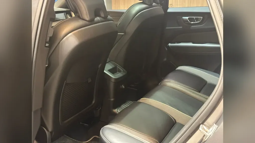 Volvo Xc60 Recharge Plug-in Hybrid - Imagem 11