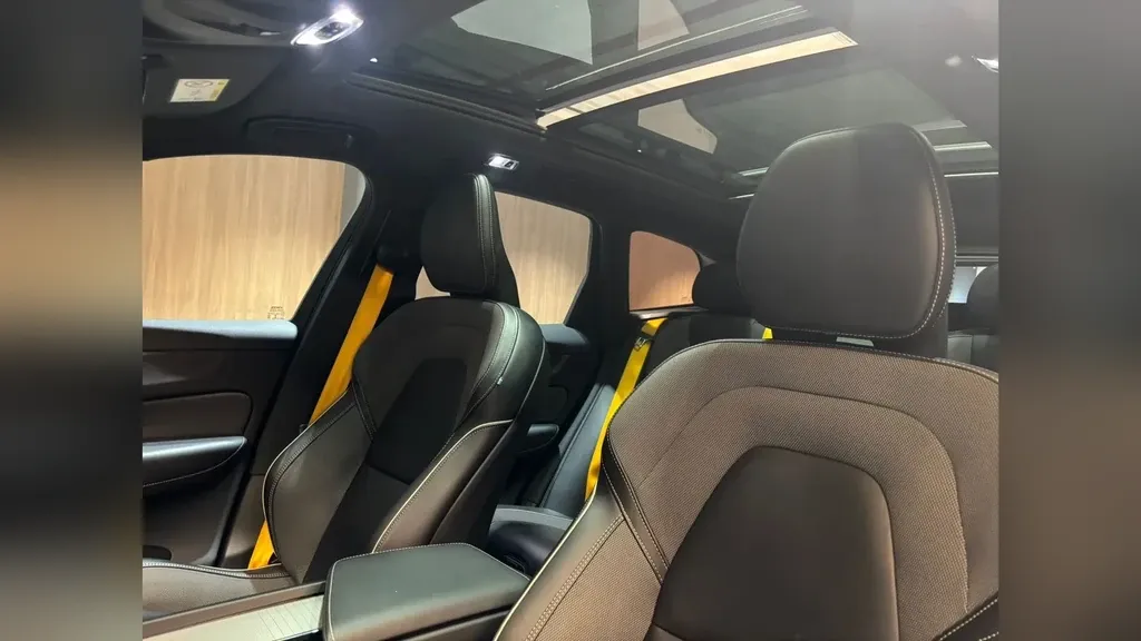 Volvo Xc60 Recharge Plug-in Hybrid - Imagem 15