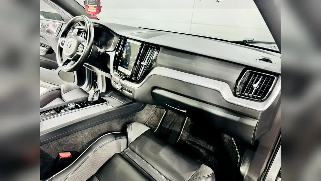 Volvo Xc60 - Imagem 11