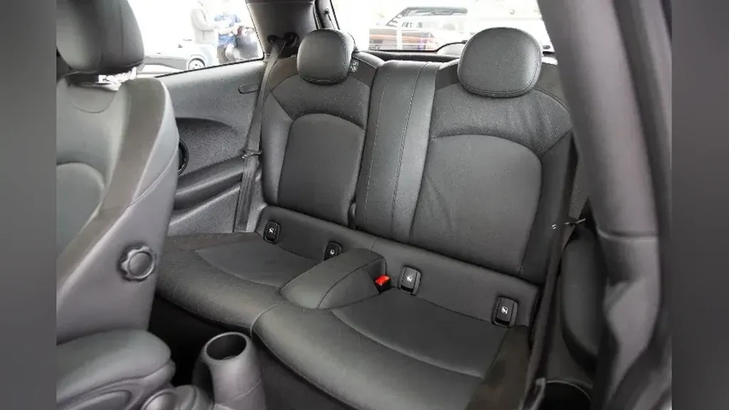 Mini Cooper SE - Imagem 12