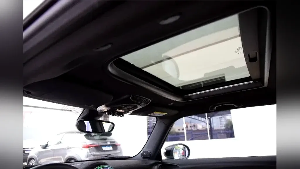 Mini Cooper SE - Imagem 19