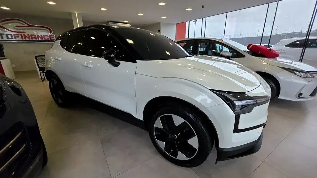 Volvo EX30 - Imagem 2