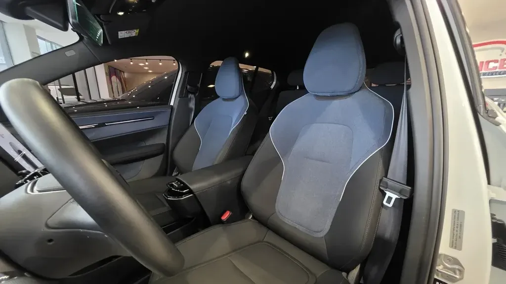 Volvo EX30 - Imagem 16