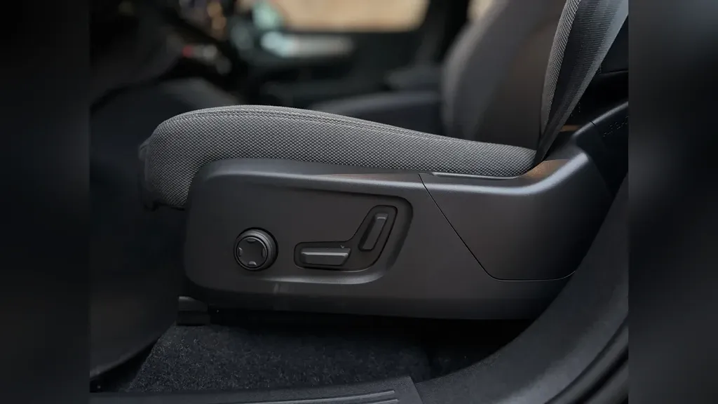 Volvo EX40 - Imagem 10