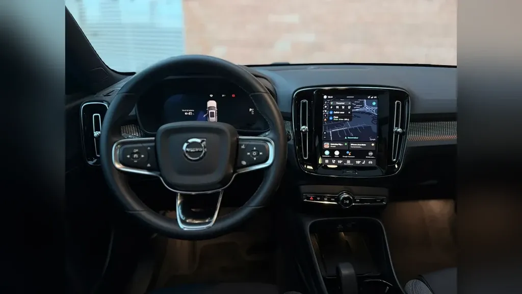 Volvo EX40 - Imagem 12