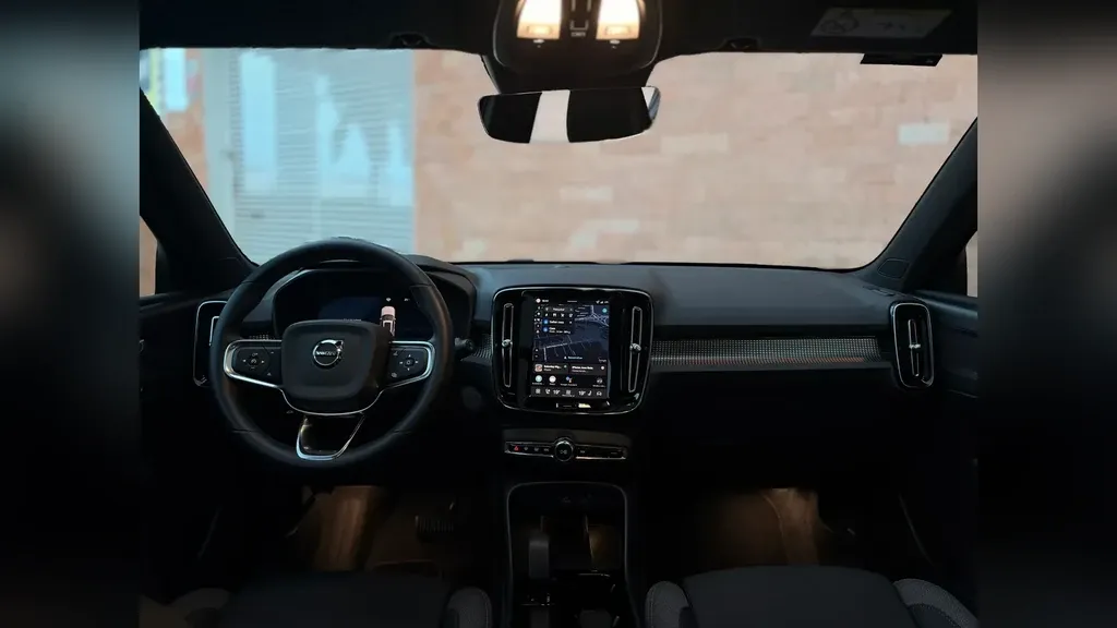 Volvo EX40 - Imagem 17