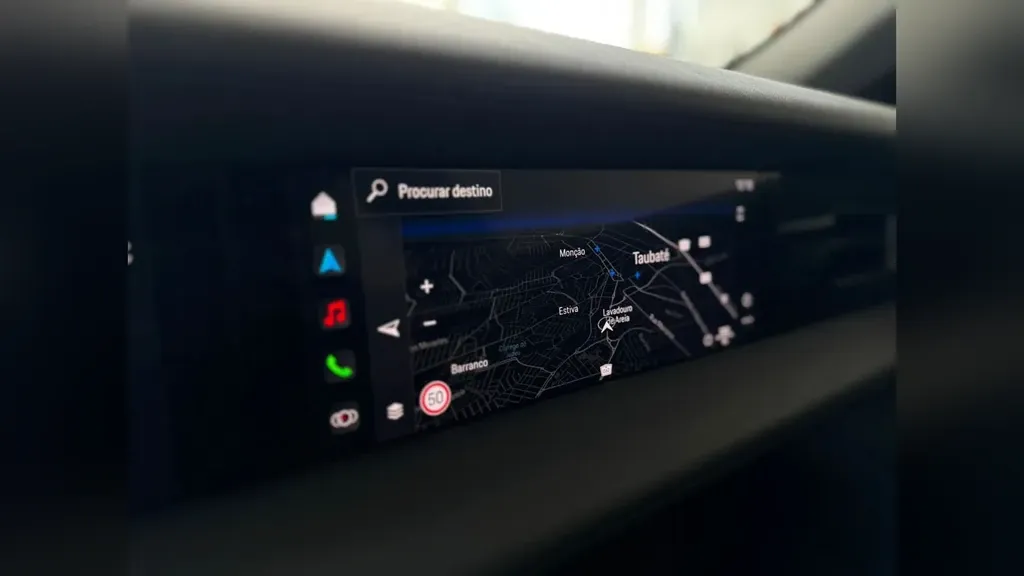 Porsche Taycan - Imagem 12