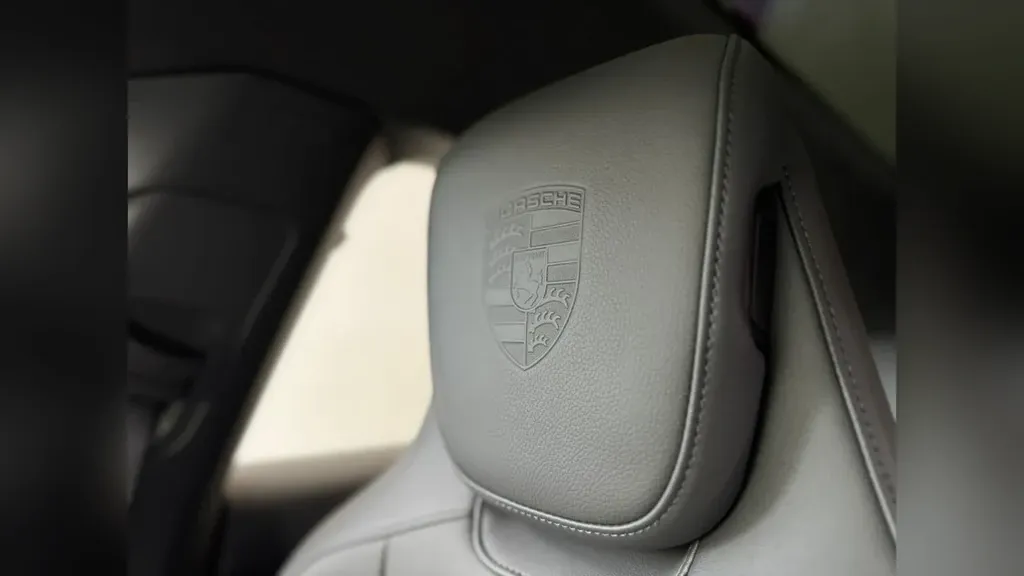 Porsche Taycan - Imagem 14