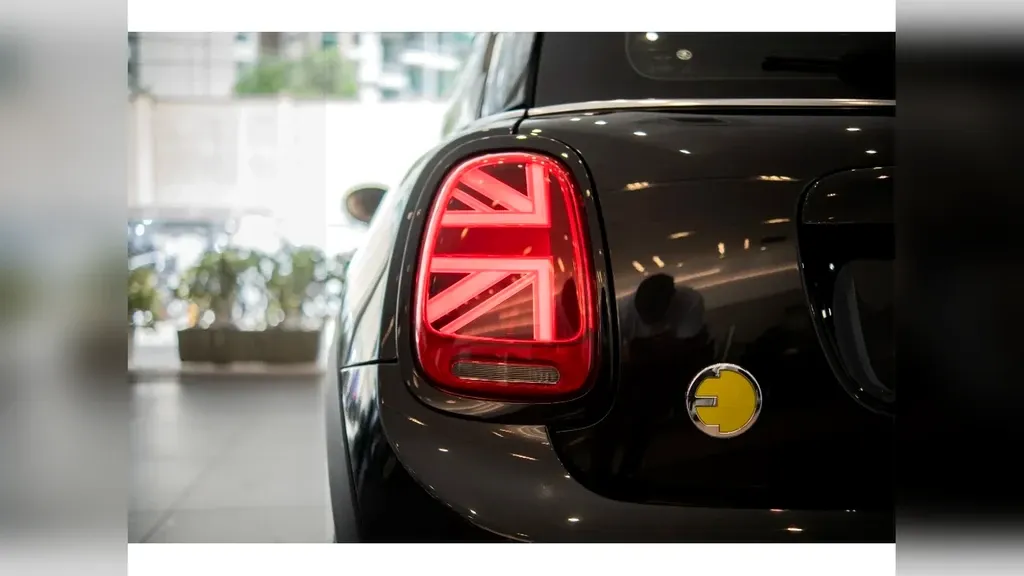 Mini Cooper SE - Imagem 8