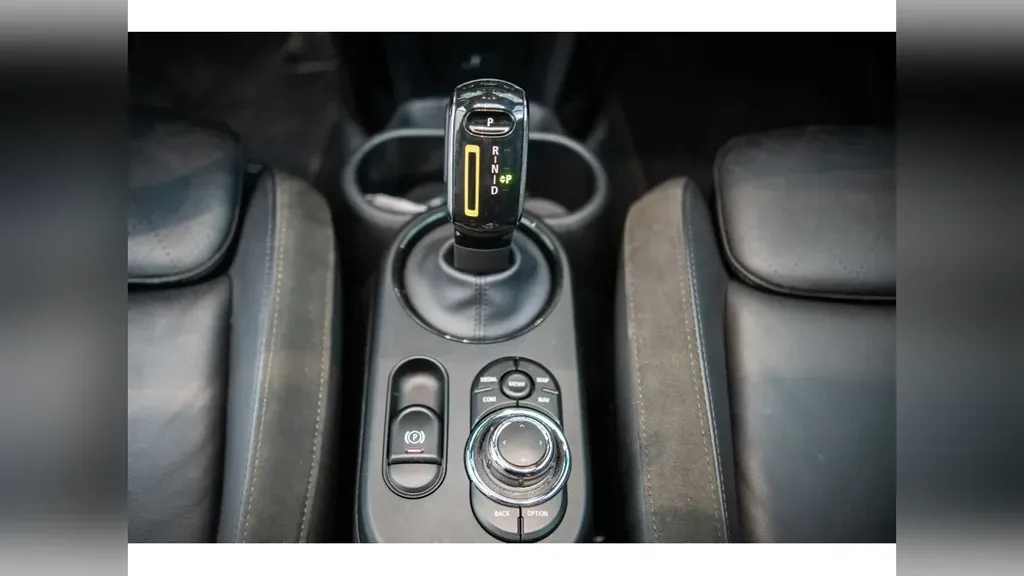 Mini Cooper SE - Imagem 15