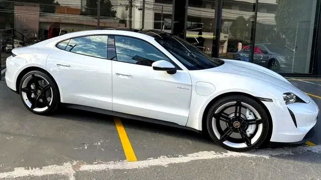Porsche Taycan - Imagem 5