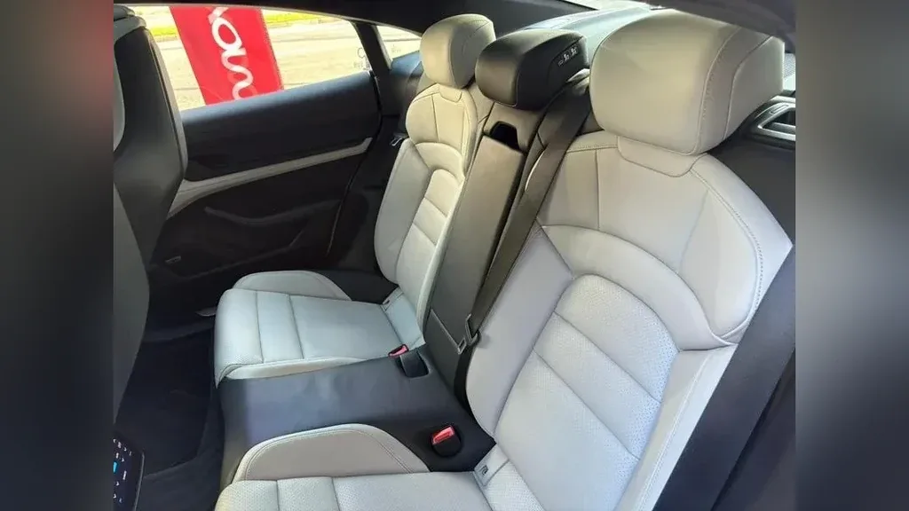 Porsche Taycan - Imagem 17