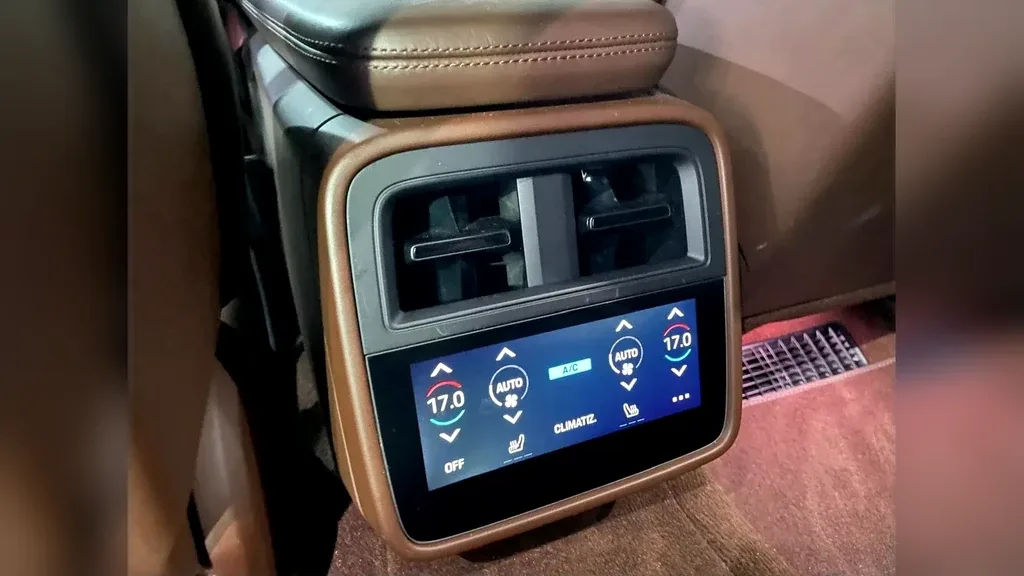 Porsche Taycan - Imagem 11