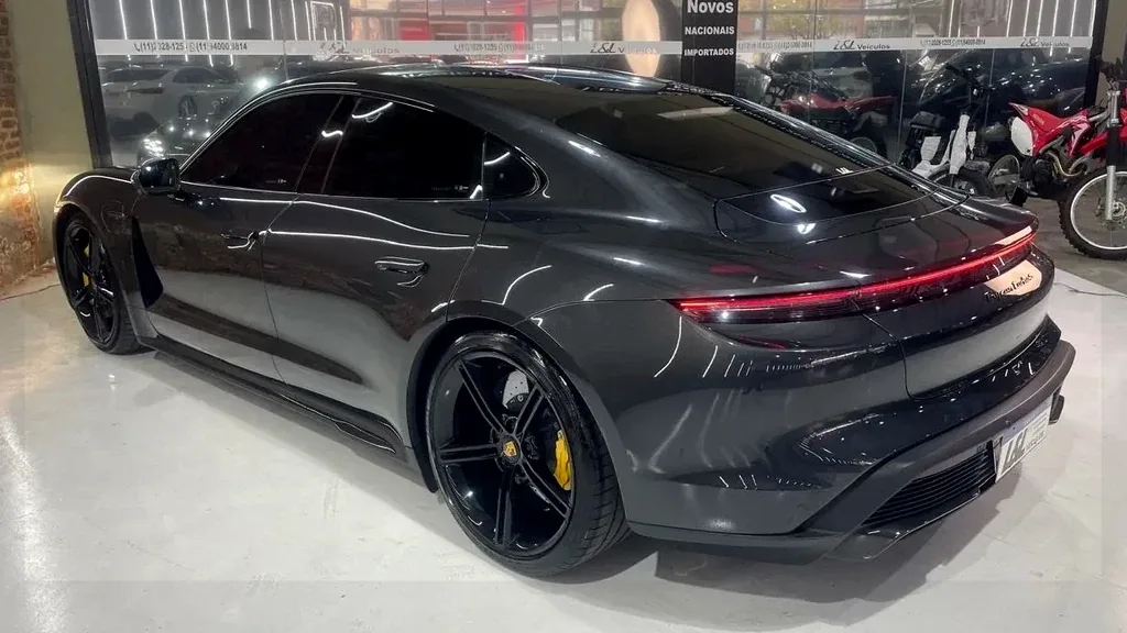 Porsche Taycan - Imagem 18