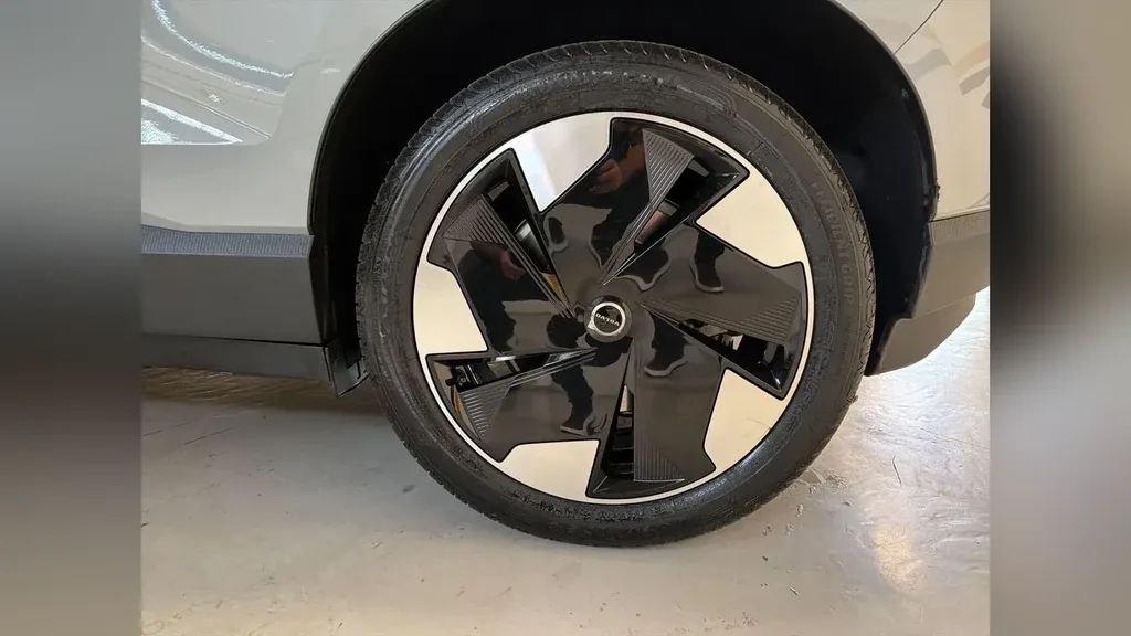 Volvo EX30 - Imagem 10