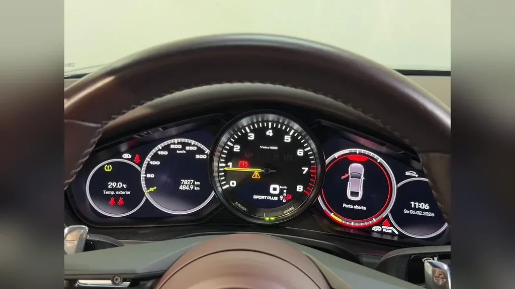 Porsche Panamera 4 E-hybrid - Imagem 9