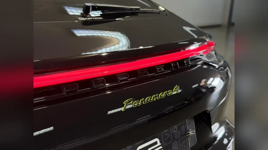 Porsche Panamera 4 E-hybrid - Imagem 16