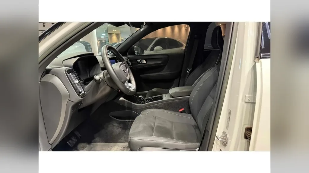 Volvo XC40 Recharge - Imagem 6