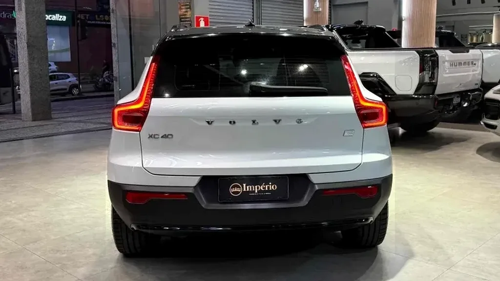 Volvo XC40 Recharge - Imagem 7