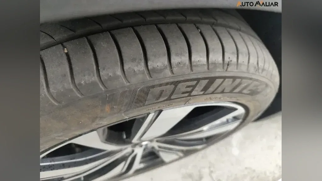 Volvo XC40 Recharge - Imagem 2