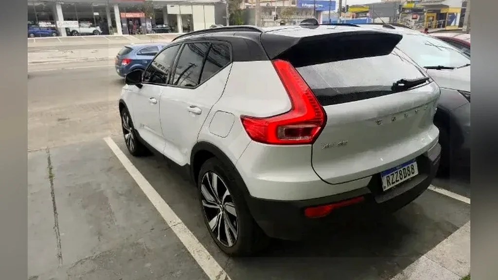 Volvo XC40 Recharge - Imagem 4