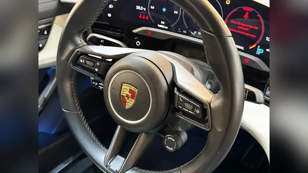 Porsche Taycan - Imagem 12