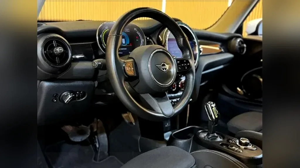 Mini Cooper SE - Imagem 11