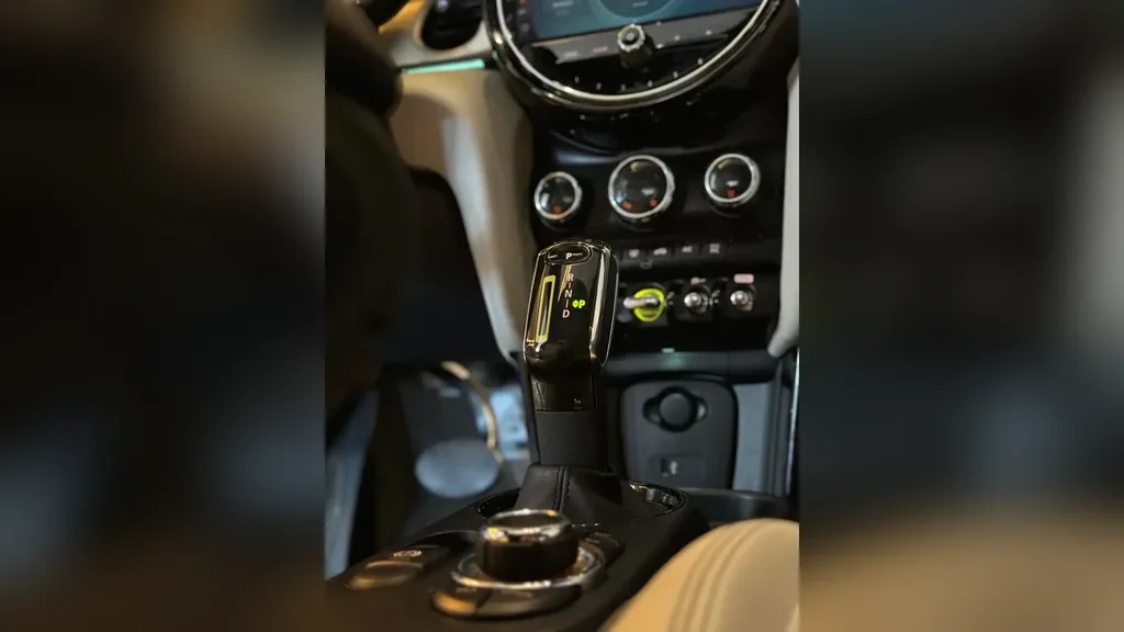 Mini Cooper SE - Imagem 10