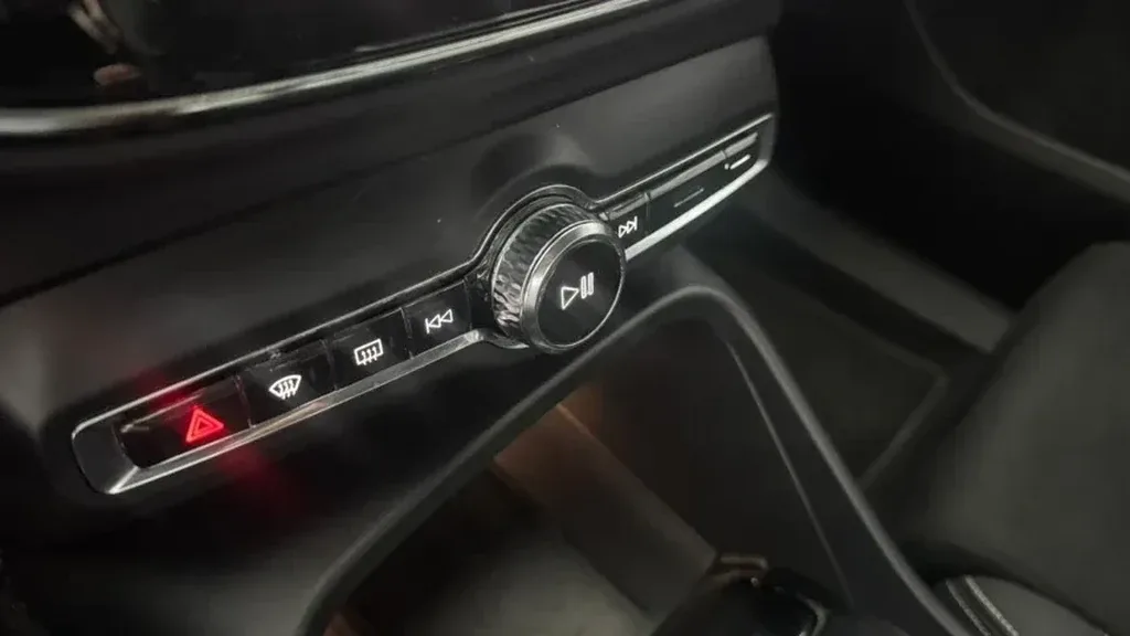 Volvo XC40 Recharge - Imagem 10