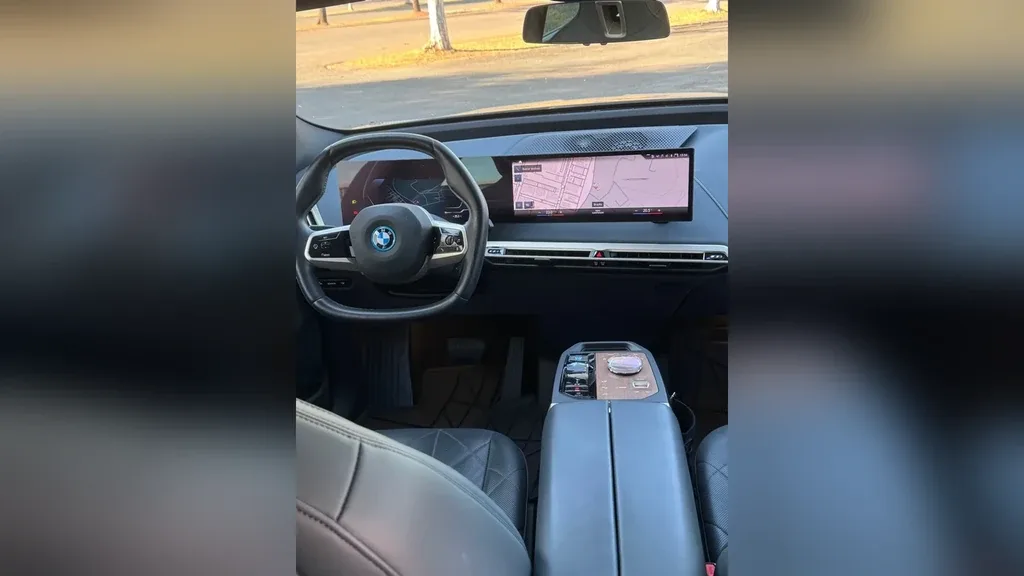 BMW Ix - Imagem 6