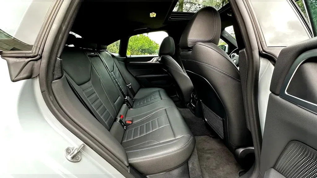 BMW I4 Edrive35 - Imagem 16