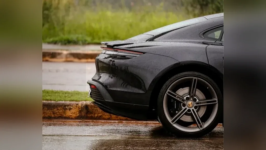 Porsche Taycan - Imagem 4