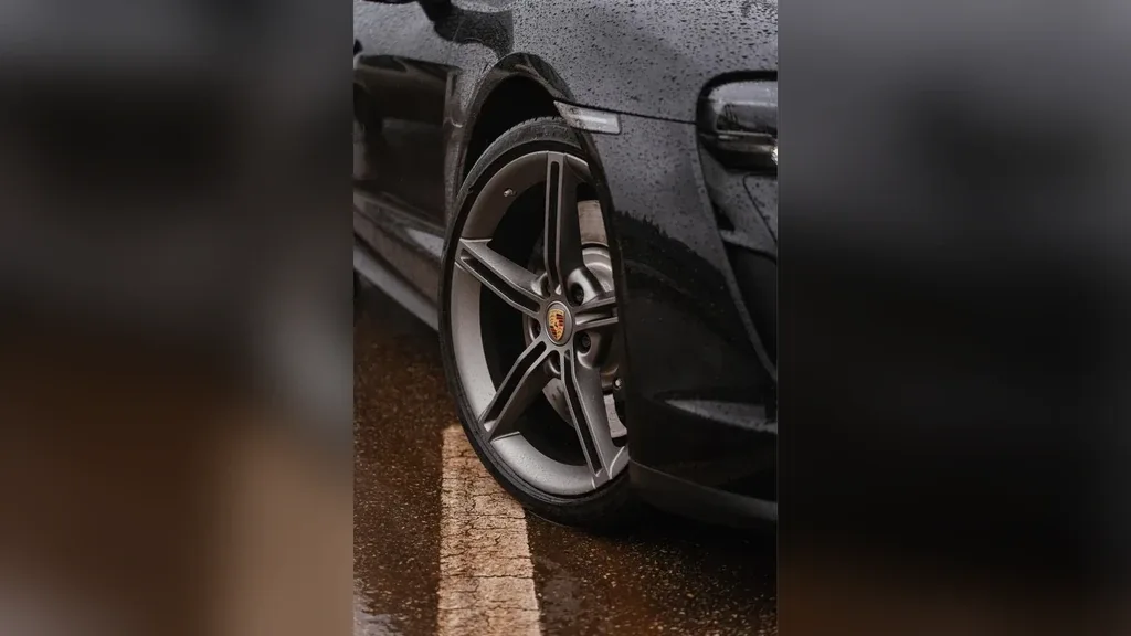 Porsche Taycan - Imagem 5