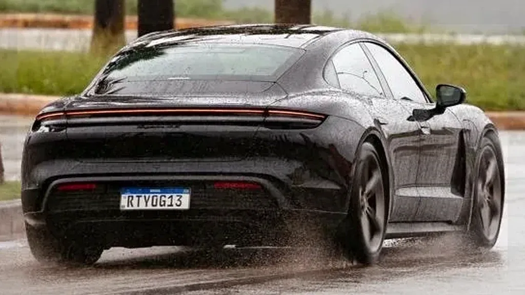 Porsche Taycan - Imagem 7