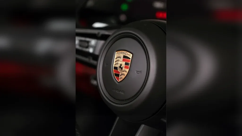 Porsche Taycan - Imagem 13