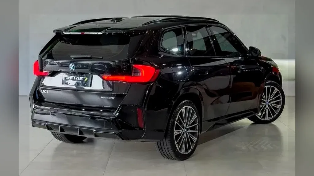 BMW IX1 - Imagem 9