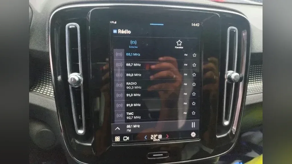 Volvo XC40 Recharge - Imagem 4