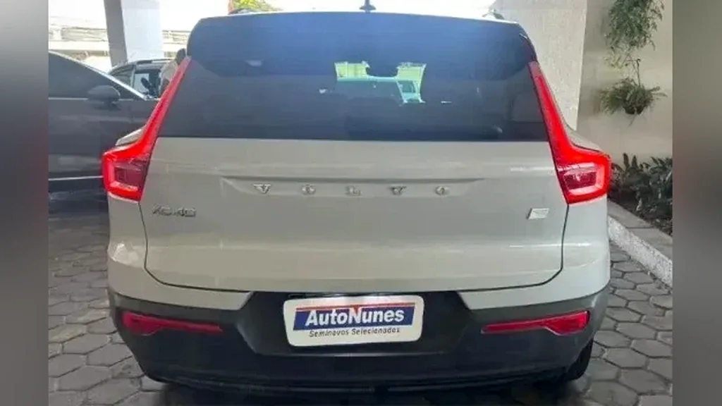 Volvo XC40 Recharge - Imagem 12