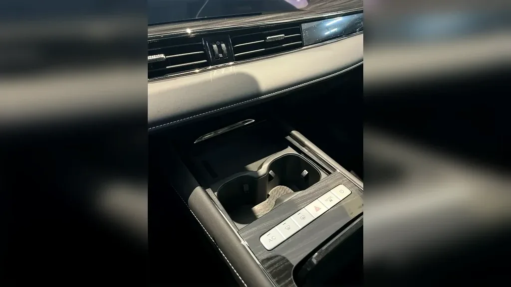 Omoda E5 - Imagem 18