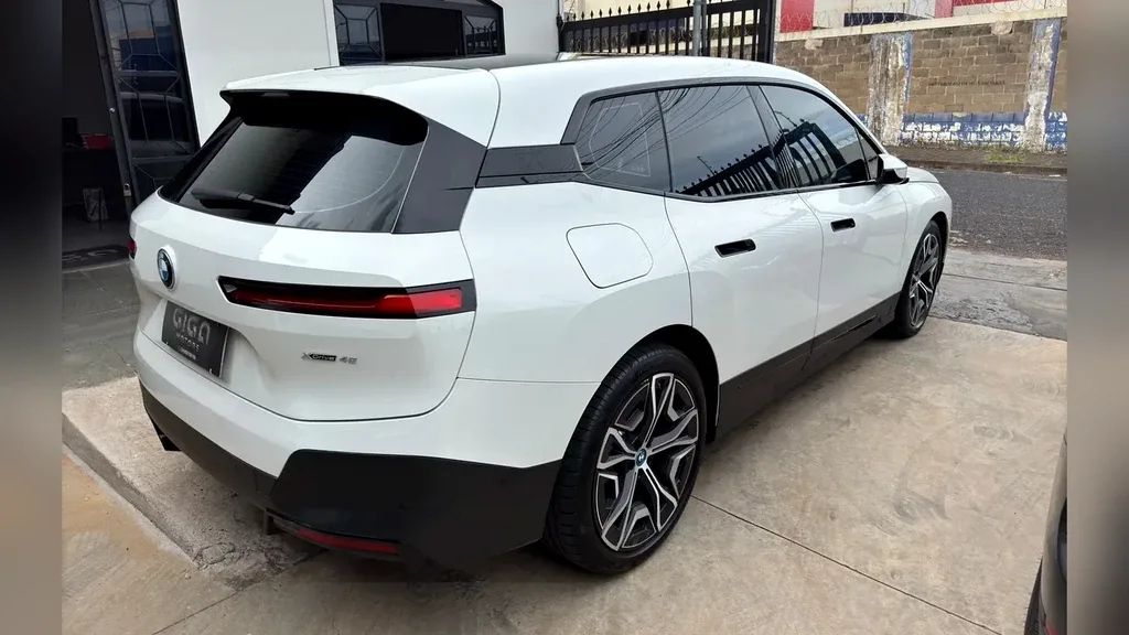 BMW Ix - Imagem 5