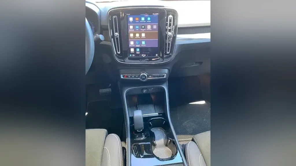 Volvo C40 Recharge - Imagem 13