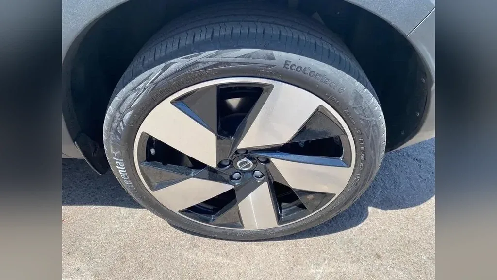 Volvo C40 Recharge - Imagem 17