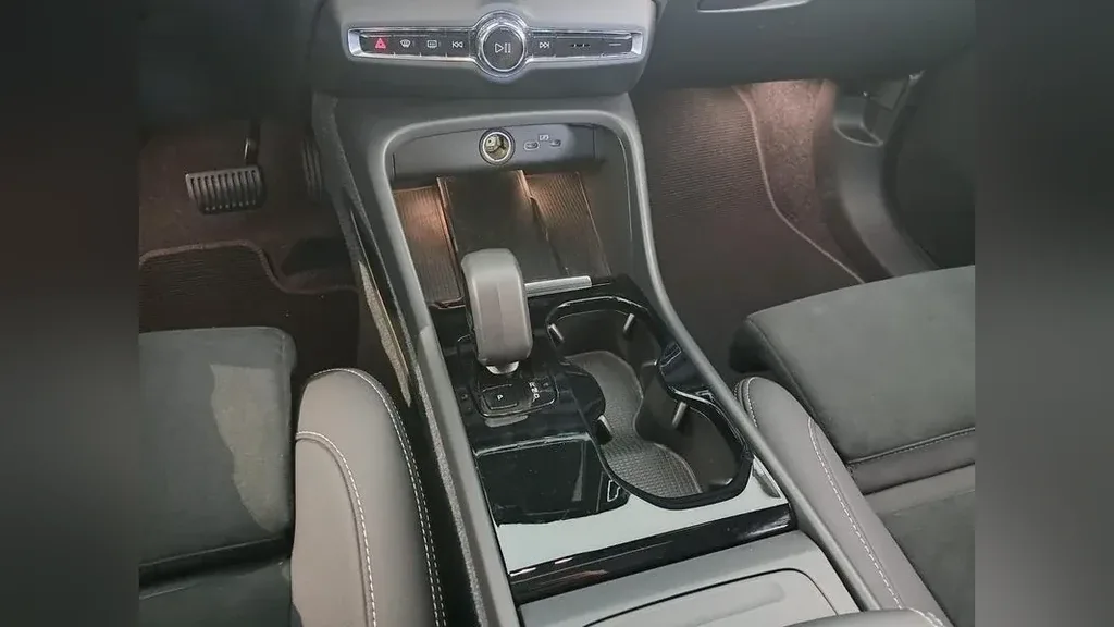 Volvo XC40 Recharge - Imagem 11