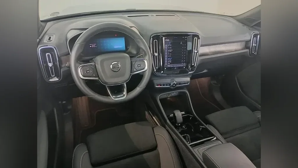 Volvo XC40 Recharge - Imagem 12