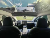 Tesla Model Y - Miniatura 18