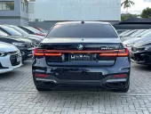 BMW 745e Plug-in Hybrid - Miniatura 5