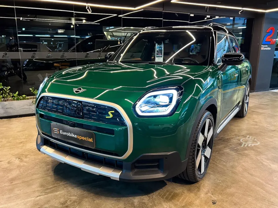 Foto de um mini countryman se all4