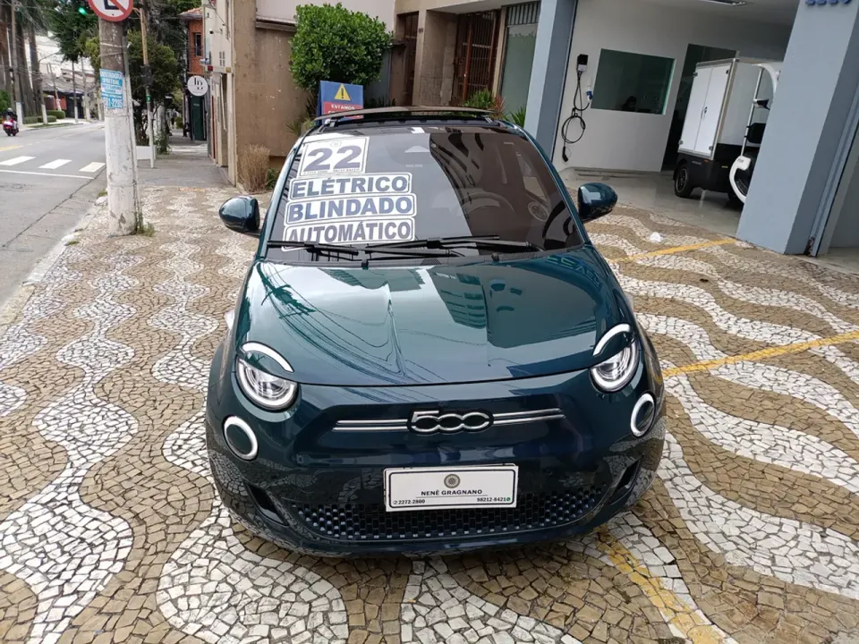 Foto de um fiat 500e
