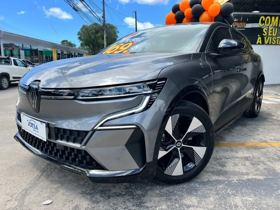 Foto de um renault megane e-tech electric